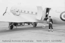 Queens Flight 86 (T) wing - 26 February to 3 March 1954.jpg